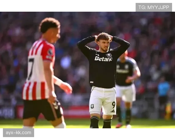 埃利奥特闪耀英超赛场，状态回暖助球队逆转取胜