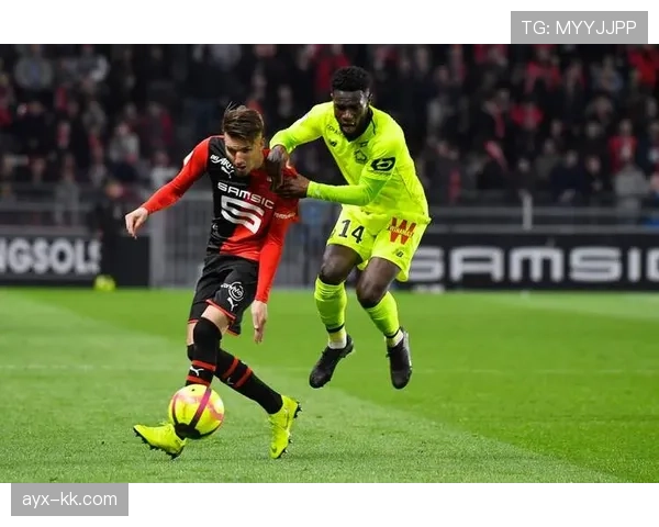 拉菲尼亚闪耀雷恩,助球队领跑法甲积分榜 拉菲尼亚闪耀雷恩,助球队领跑法甲积分榜