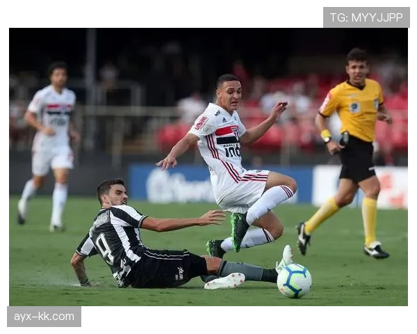 圣埃蒂安中路渗透战术奏效，攻防效率提升状态回暖引关注