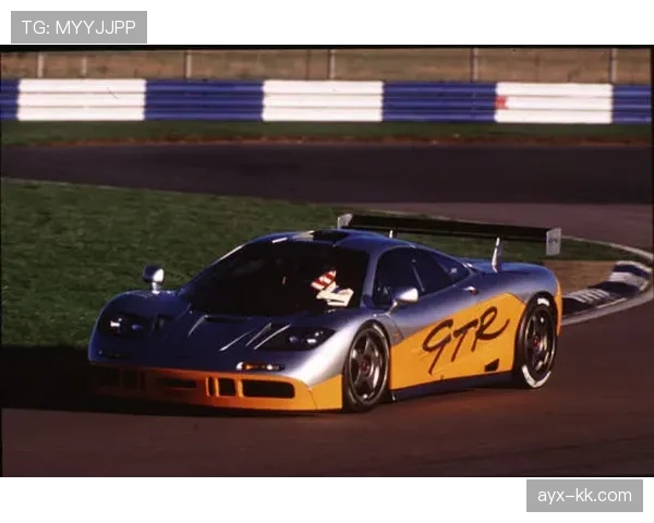 瑞安·洛赫特训练完顺手买了辆超跑，说当零花钱