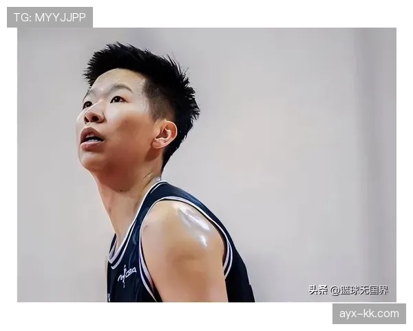 杨力维上场像战神，下场背着帆布袋去买菜，反差我笑喷